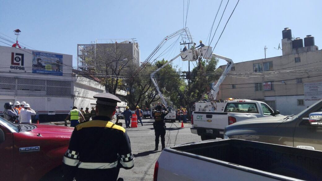 Caída de antena en la Doctores provoca afectaciones - Antena-Doctores-4