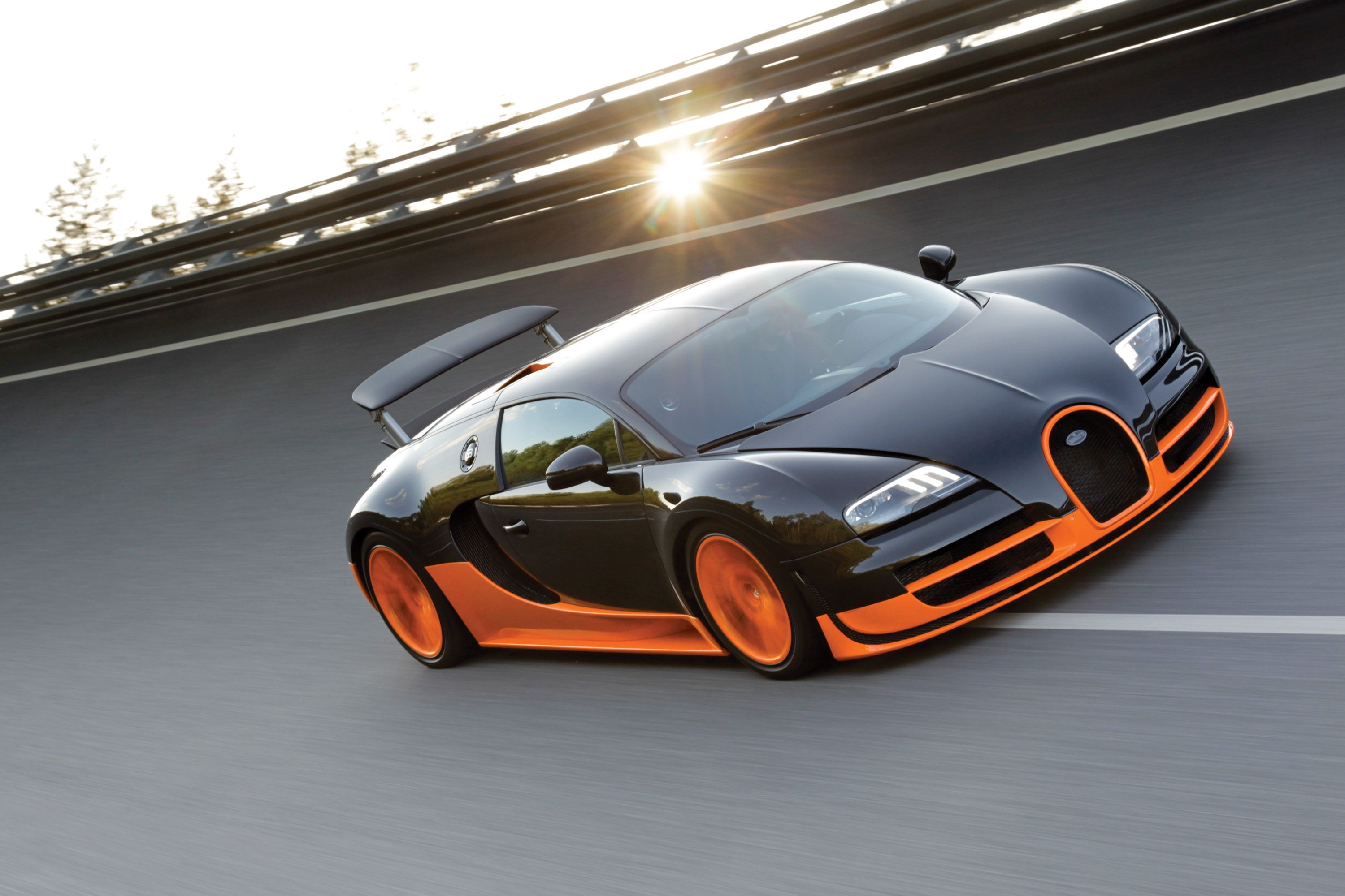 Presentan primer auto de producción en serie que supera los 480 km/h - Bugatti-Veyron-Super-Sport