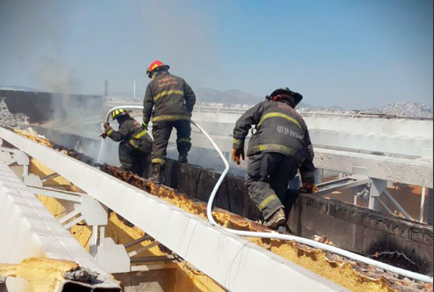 Incendio en Plaza Satélite