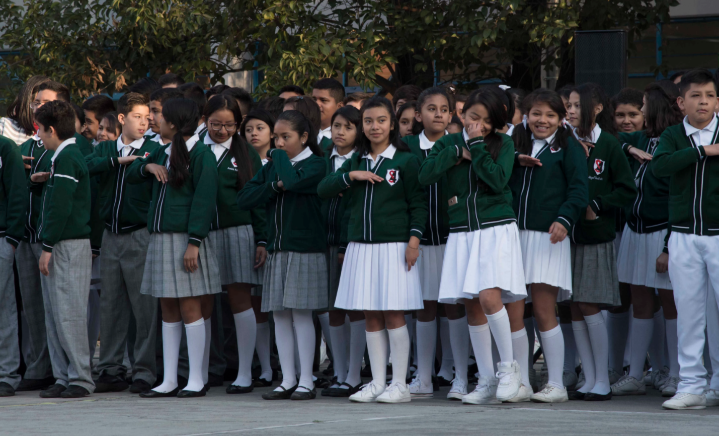 La relación entre el uniforme de la secundaria y la realeza británica