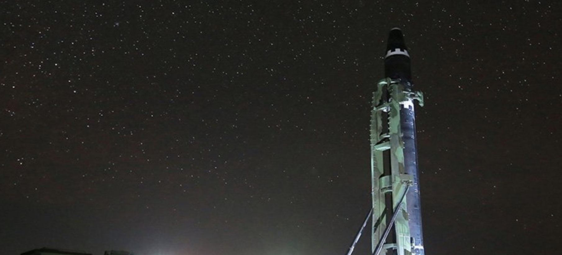 Corea del Norte muestra nuevo misil que podría llegar a Washington, DC