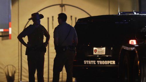 Policía de Texas sospecha que matanza fue una venganza familiar - DN9gi-LW4AAj_iP