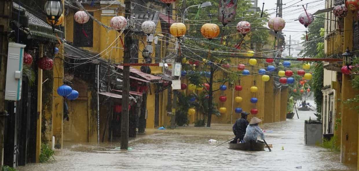 Van 47 muertos y 21 desaparecidos por tifón Damrey en Vietnam