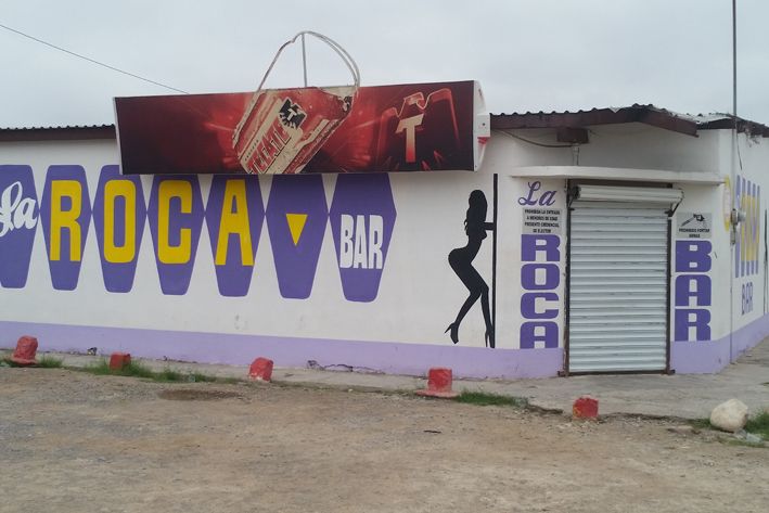 #Video Alcalde reclama a policía por clausura de bares - La-Roca-Bar-Edil