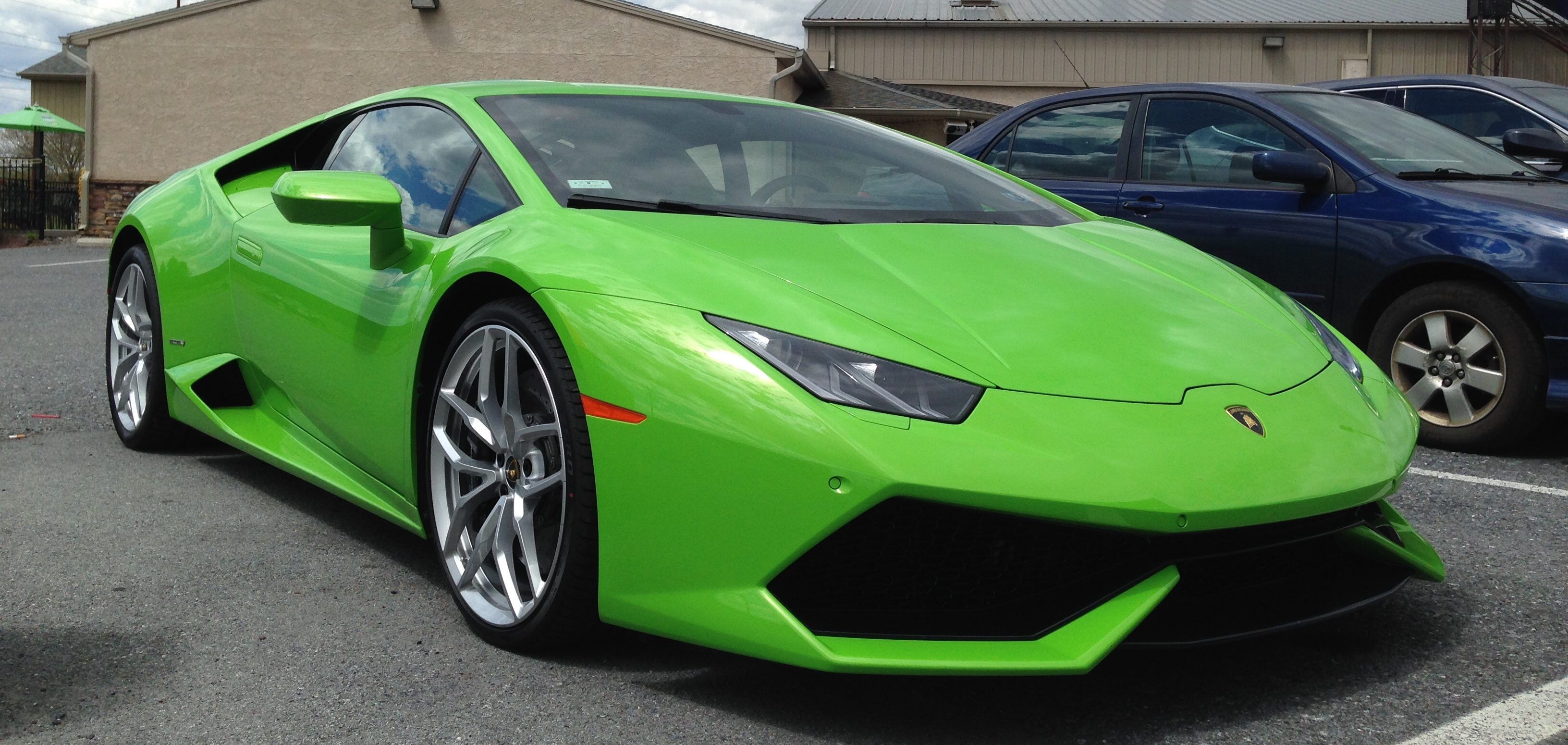 #Video Se estrellan en Lamborghini a más de 321 km/h