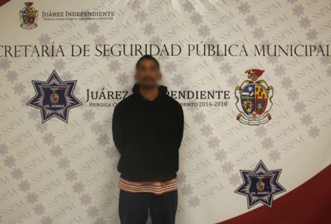 Detienen a 'pollero' con 11 migrantes en Ciudad Juárez - Manuel-Jesus-consignado-autoridades-responsabilidad_MILIMA20171109_0443_8-1