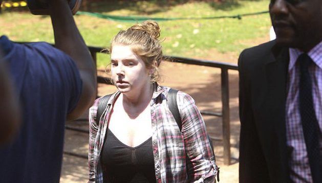 Arrestan a mujer por presuntamente insultar a presidente de Zimbabue