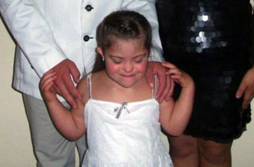 Padre niega primera comunión a niña con síndrome de Down