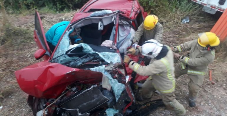 Mueren dos maestros en accidente en carretera de Chiapas