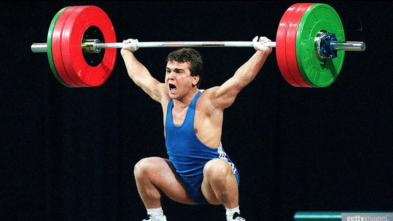 Muere campeón olímpico de halterofilia Naim Suleymanoglu