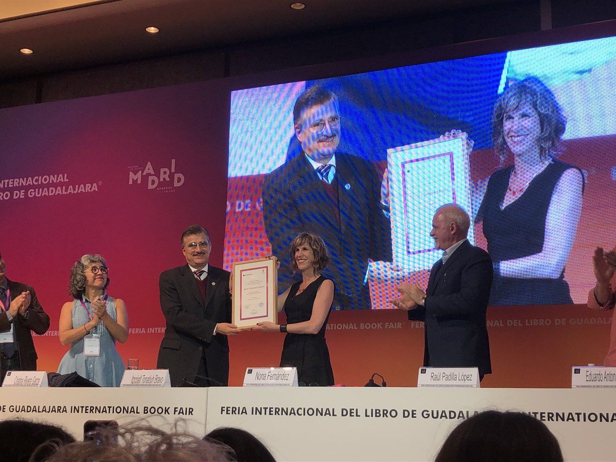 Entregan el Premio Sor Juan Inés de la Cruz a la chilena Nona Fernández