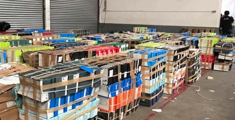 Aseguran casi 9 mil tenis piratas en Tepito