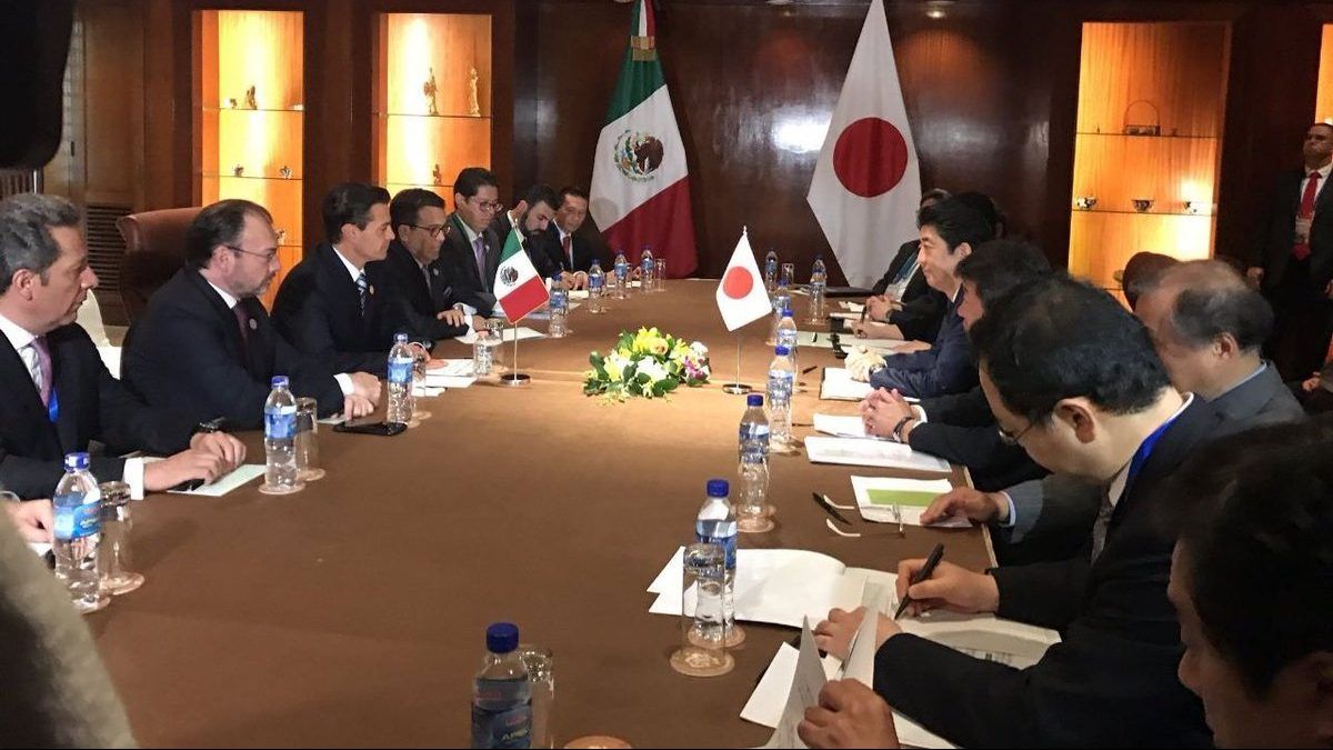 Peña Nieto subraya importancia de libre comercio en APEC