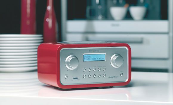 El 46 por ciento de los mexicanos escucha la radio de manera tradicional