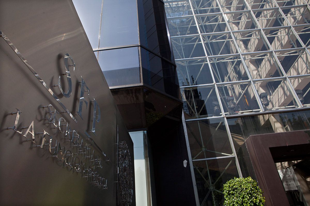 SFP denuncia a tres funcionarios por enriquecimiento ilícito