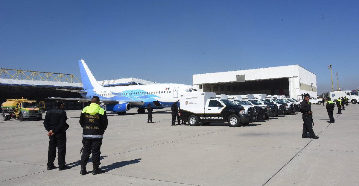 Trasladan a 50 reos de alto perfil de Edomex a penales federales