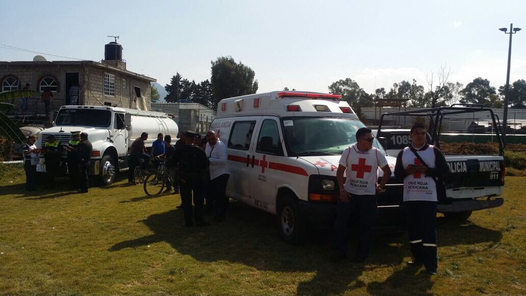 Explosión de fuegos pirotécnicos en vivienda deja tres heridos en Tultepec