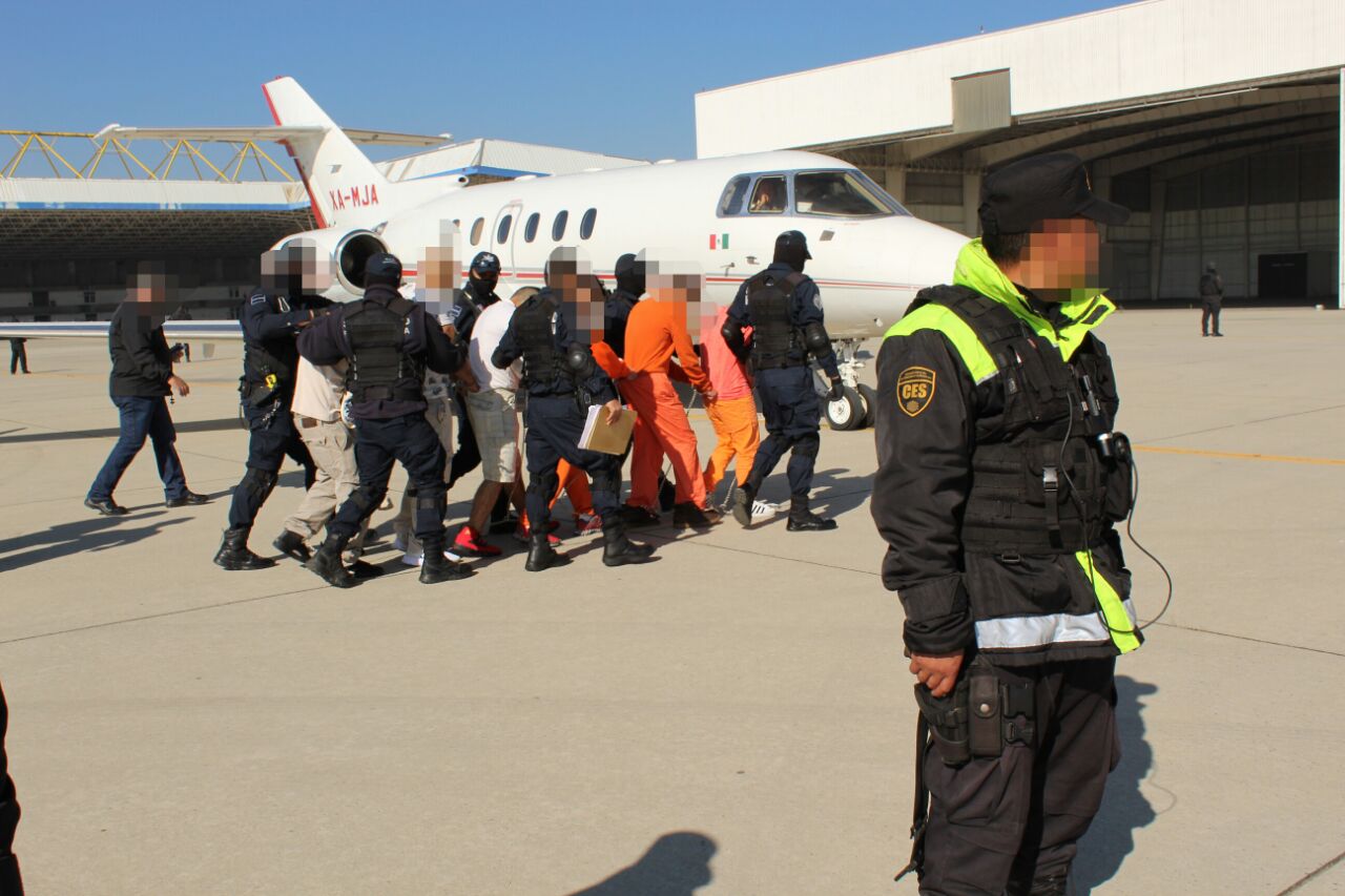 Trasladan a 49 reos de alta peligrosidad del Edomex a penales federales - WhatsApp-Image-2017-11-09-at-2.28.10-PM-4