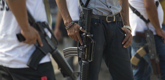 Dan 17 años de prisión a exmilitar que proveía armas a cárteles