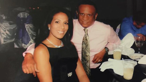 Hombre finge su asesinato para atrapar a su esposa