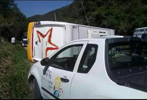 Vuelca autobús sobre carretera México-Cuautla - autobus-cuernavaca