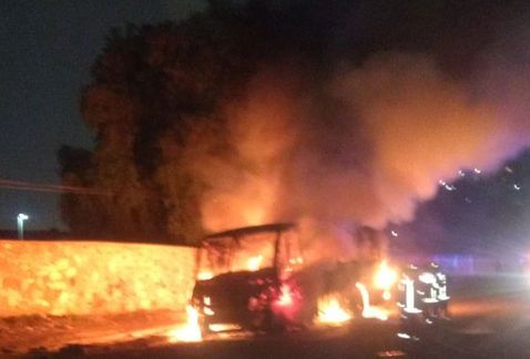 Queman autobús en Ecatepec tras extorsiones