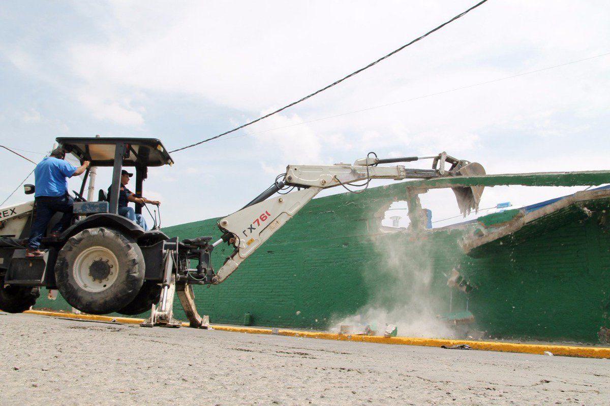 Ciudad de México reparará bardas de 422 escuelas