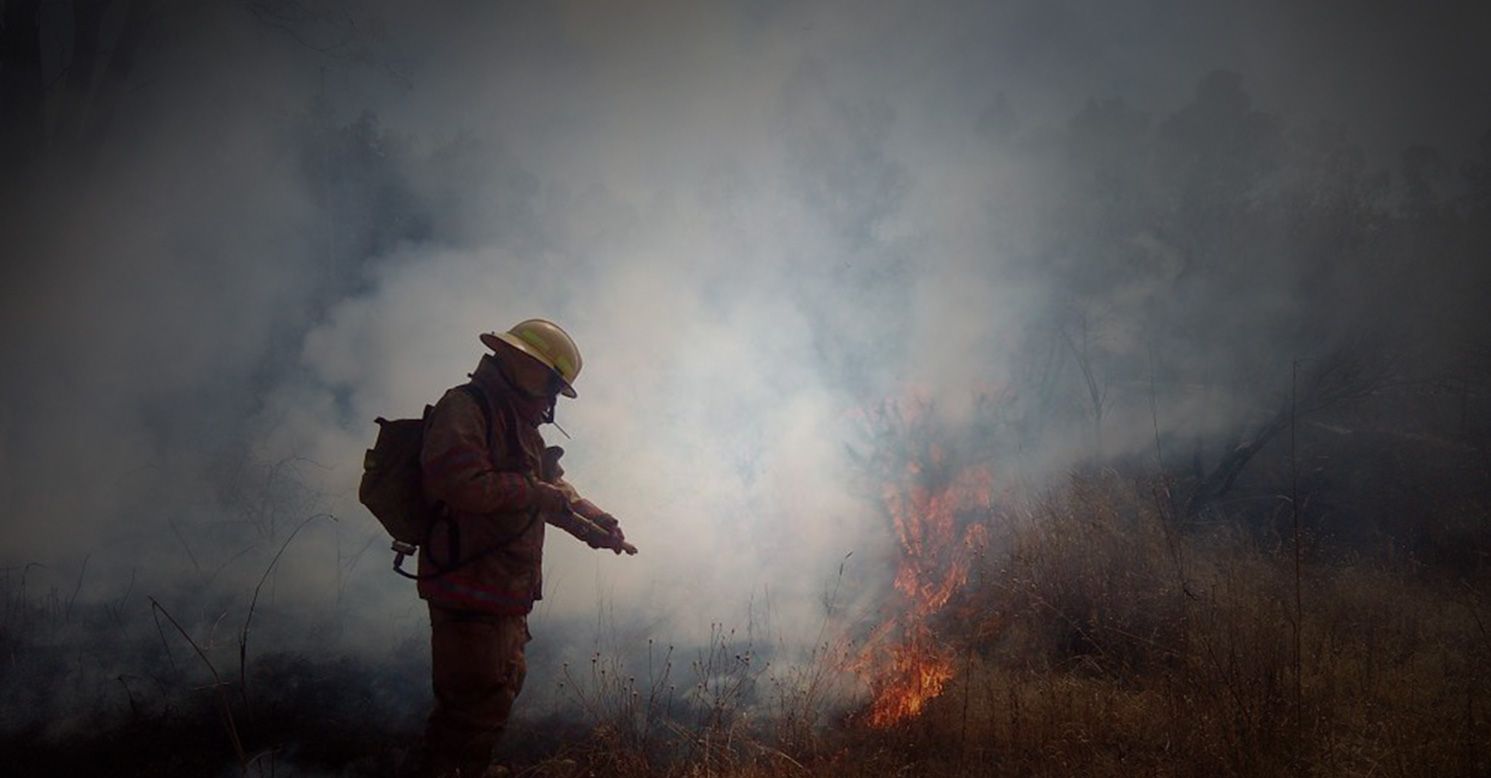 Niños y pirotecnia habrían iniciado incendio en parroquia de Durango