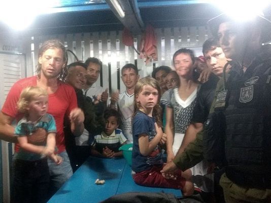 Aparece familia californiana atacada por piratas en el Amazonas - brasil-california