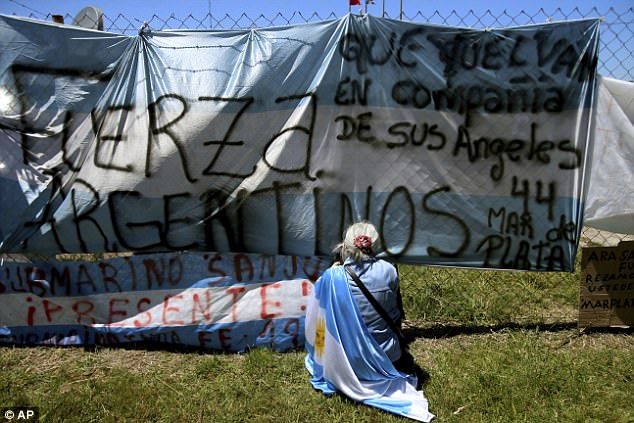 Refuerzan búsqueda de submarino en Argentina
