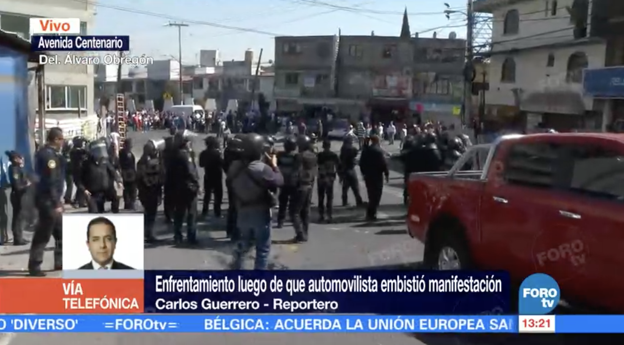 Conductor embiste manifestación y provoca enfrentamiento entre granaderos y vecinos - camioneta-21