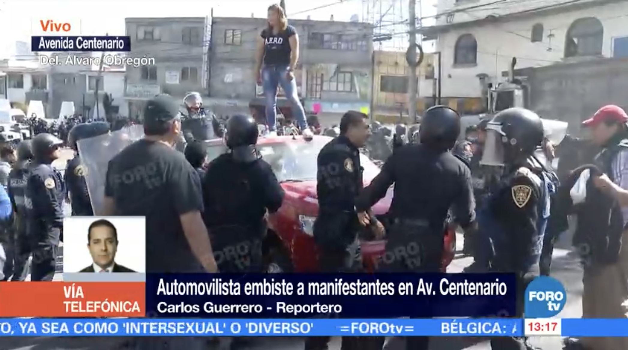 Conductor embiste manifestación y provoca enfrentamiento entre granaderos y vecinos - camioneta-5