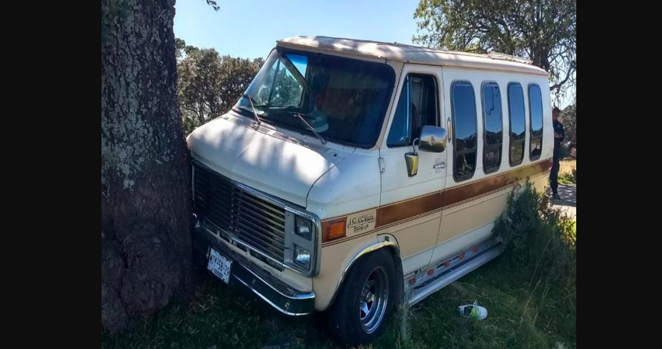 Abandonan camioneta con combustible robado en Hidalgo