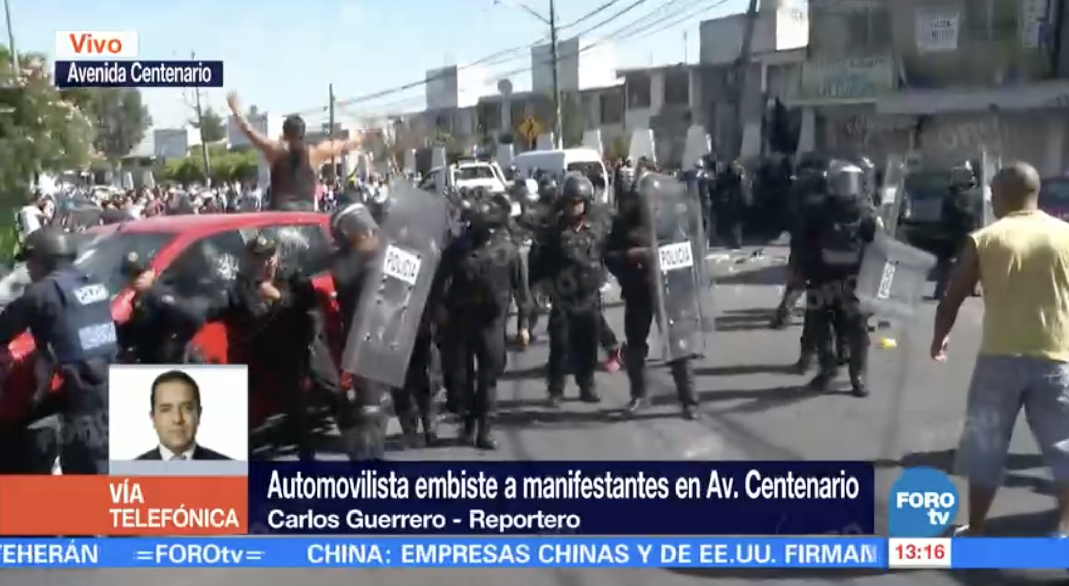 Conductor embiste manifestación y provoca enfrentamiento entre granaderos y vecinos - camioneta