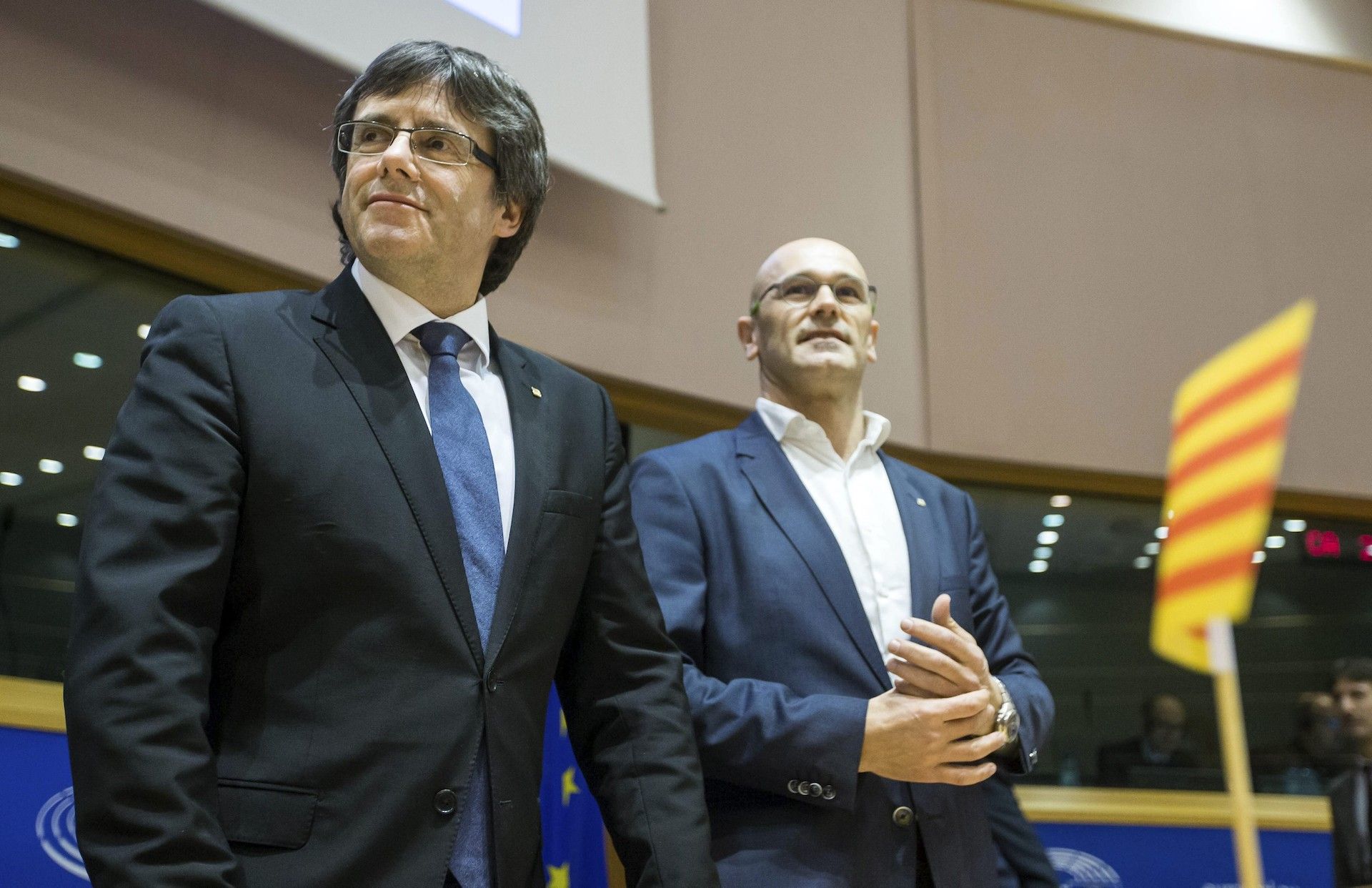 Puigdemont se entrega en Bélgica - carles-puigdemont-raul-romeva-efe-24012017-1