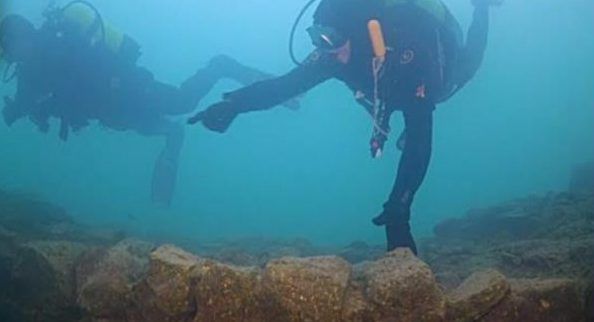Descubren ciudad perdida en el fondo del lago Van en Turquía