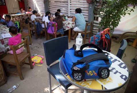 Convierten bar en escuela en Juchitán - coco-bongo-3