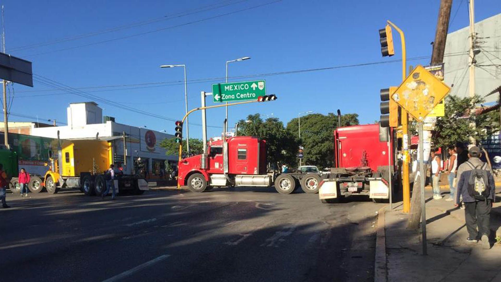 CTM bloquea al menos 23 puntos en Oaxaca