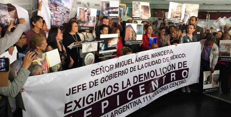 Damnificados exigen a Mancera ejercer recursos para reconstrucción