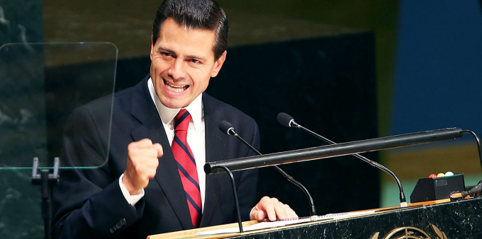 Peña Nieto llega a París para reunión de la OCDE