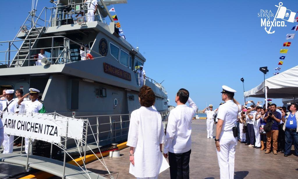 EPN abandera buque patrulla costera en Veracruz - epn-chichen-itza-buque2-e1510000467725