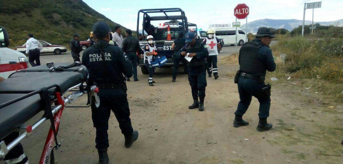 Policía rescata a tres de linchamiento en Oaxaca