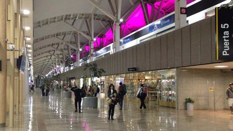 Entran en vigor compensaciones de aerolíneas por nueva ley - gallery_uploads_2F1464378789262-ql42lsamupxxy45p-76c4cc4084854544687fc1003aad01c3_2FT-CdMex-AeropuertoBJ-2