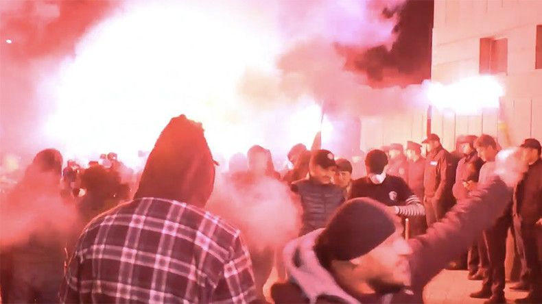 Protestan en Georgia contra futbolista que apoya derechos de los gays - georgia-protesta-ruptly