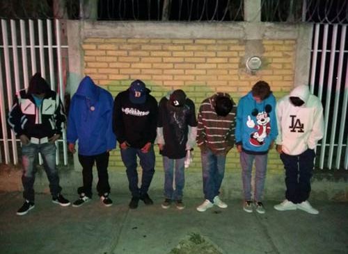 Detienen a 259 jóvenes por lanzar huevos en Durango