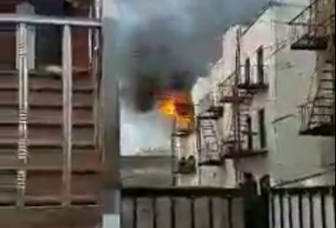 Incendio en edificio de Nueva York deja dos muertos y 10 heridos