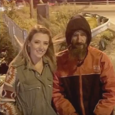 Pareja que recaudó 400 mil dólares para indigente se niega a darle el dinero - indigente1