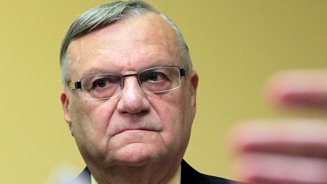 Joe Arpaio enfrentará juicio por inventar cargo contra hijo de senador