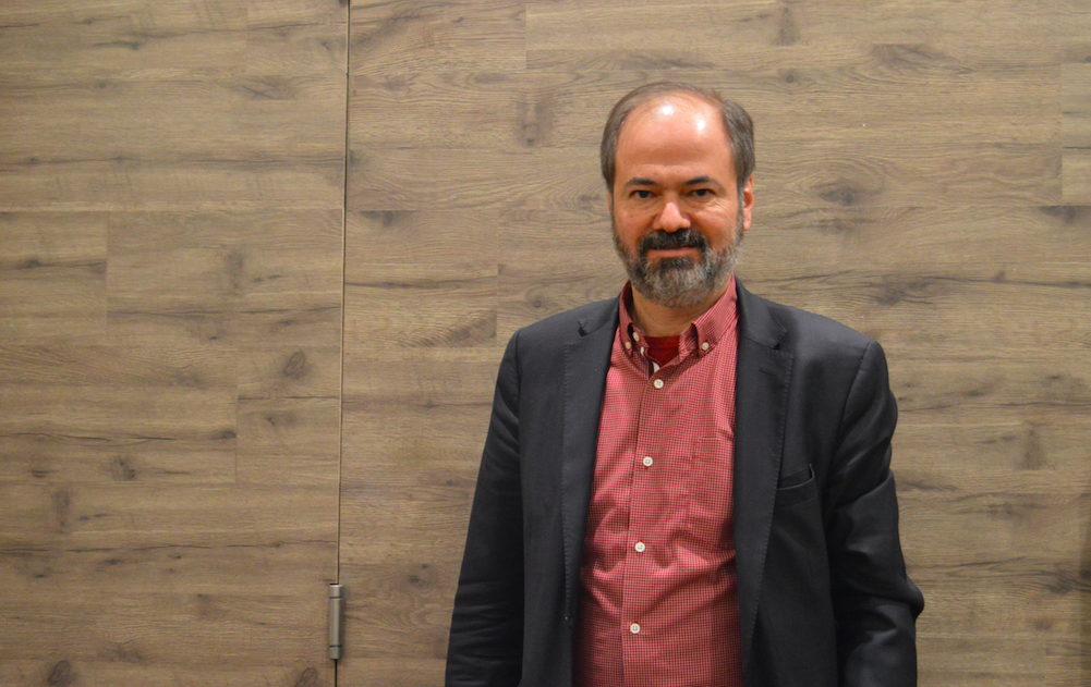 “Los políticos han descubierto que la democracia es un excelente negocio”: Villoro en la FIL