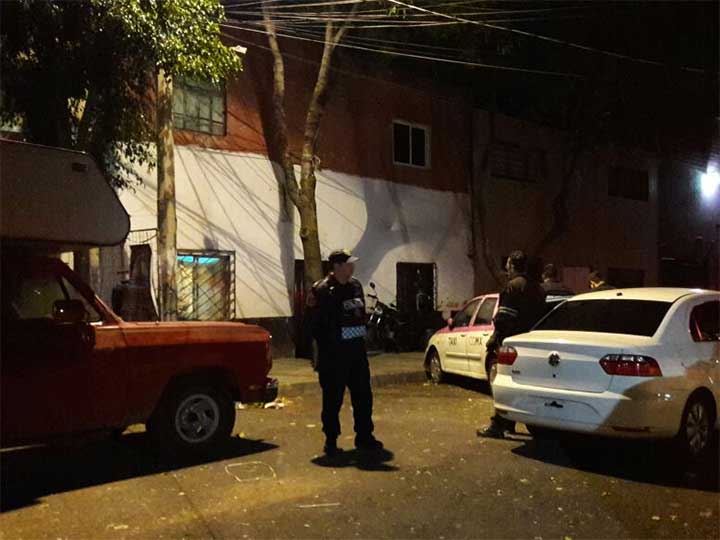 Detienen a funcionario de la Procuraduría capitalina por robo de mercancía - ladrones-de-mercancia-